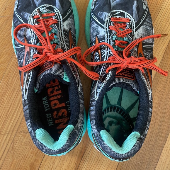 Brooks Adrenaline GTS 15 'New York City Marathon' (2014) Women’s 9 - Picture 4 of 8